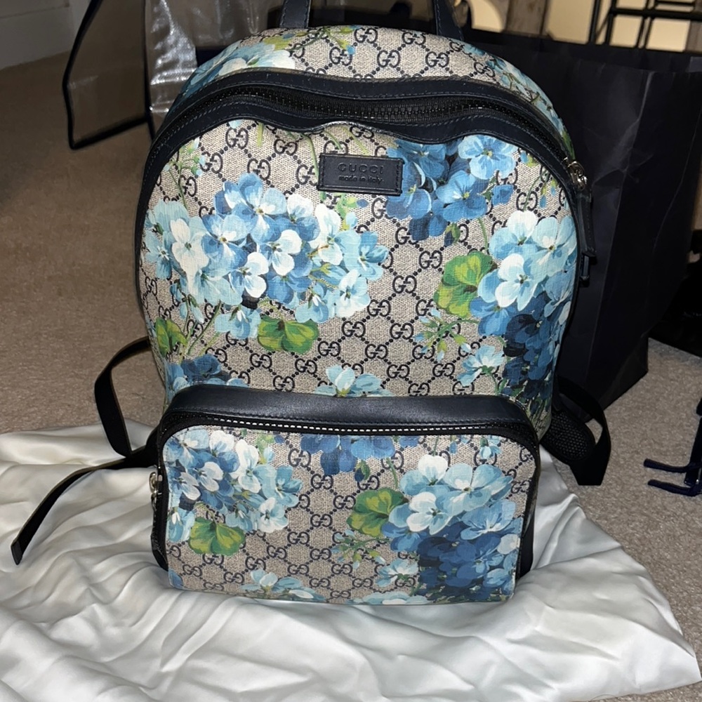 Gucci Large backpack in excellent condition. Such a great bag!
